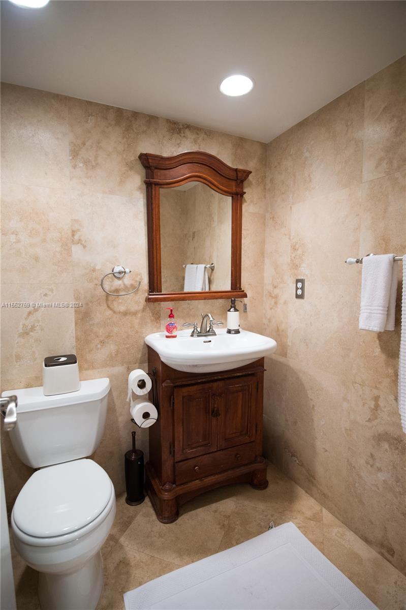 TIDES ON HOLLYWOOD BEACH - Residential Lease