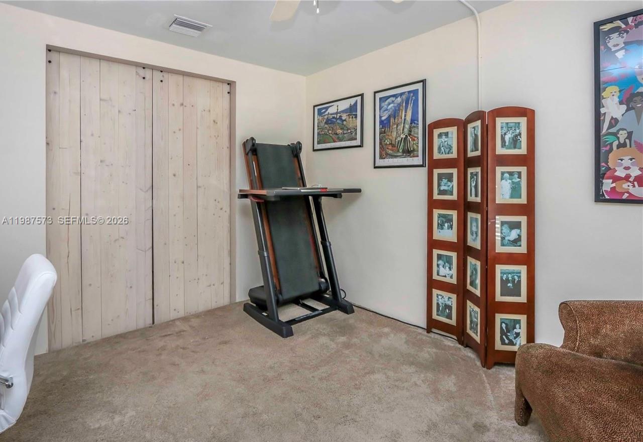 HOLLYWOOD HOMESITES HIGH - Residential