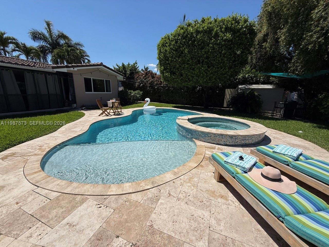 HOLLYWOOD HOMESITES HIGH - Residential