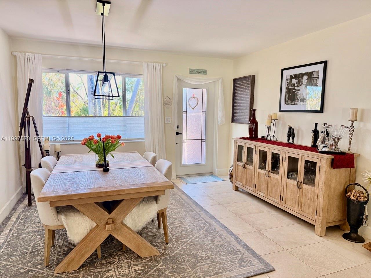 HOLLYWOOD HOMESITES HIGH - Residential