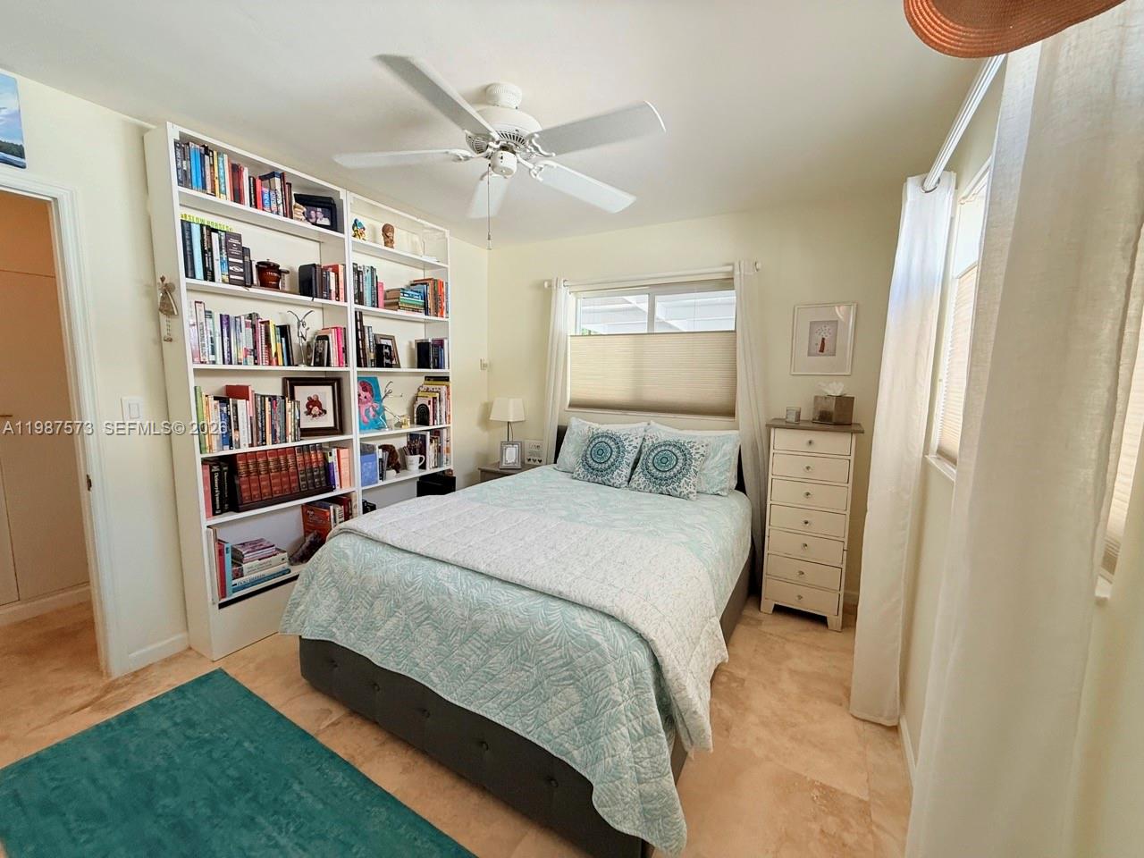 HOLLYWOOD HOMESITES HIGH - Residential