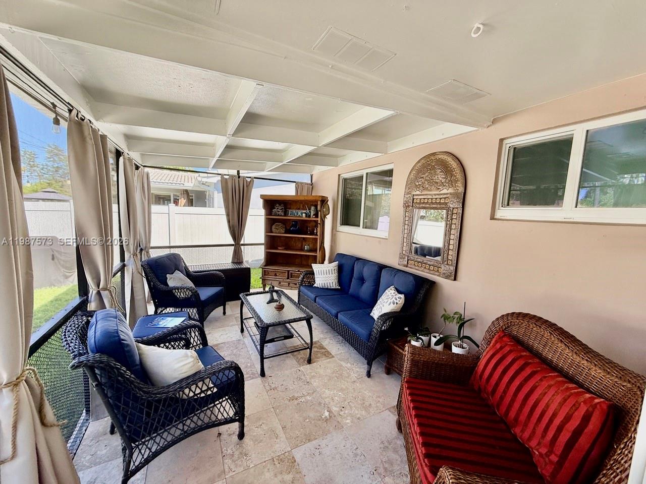 HOLLYWOOD HOMESITES HIGH - Residential