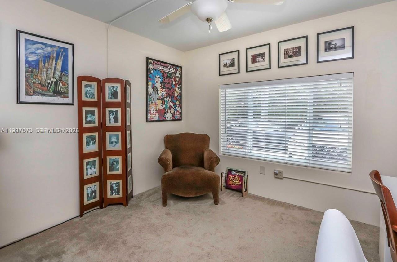 HOLLYWOOD HOMESITES HIGH - Residential