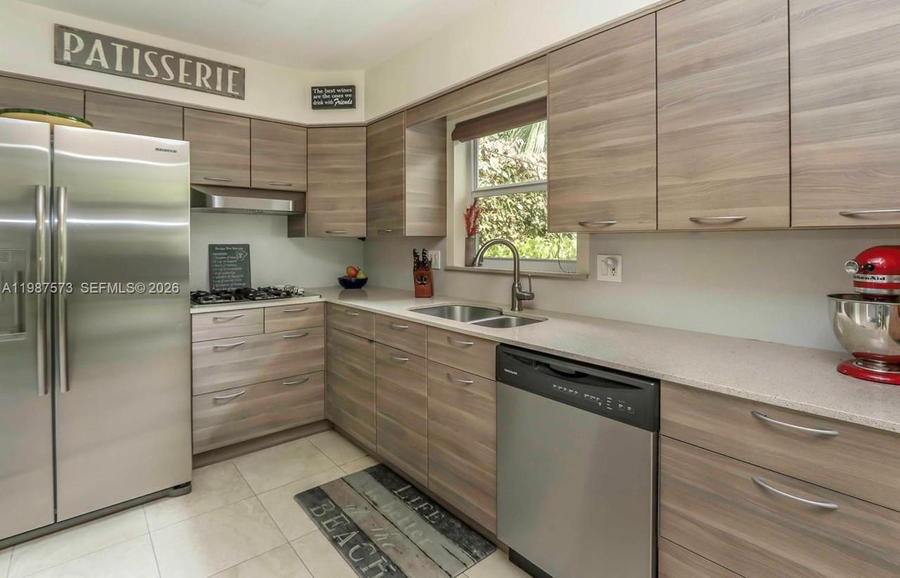 HOLLYWOOD HOMESITES HIGH - Residential