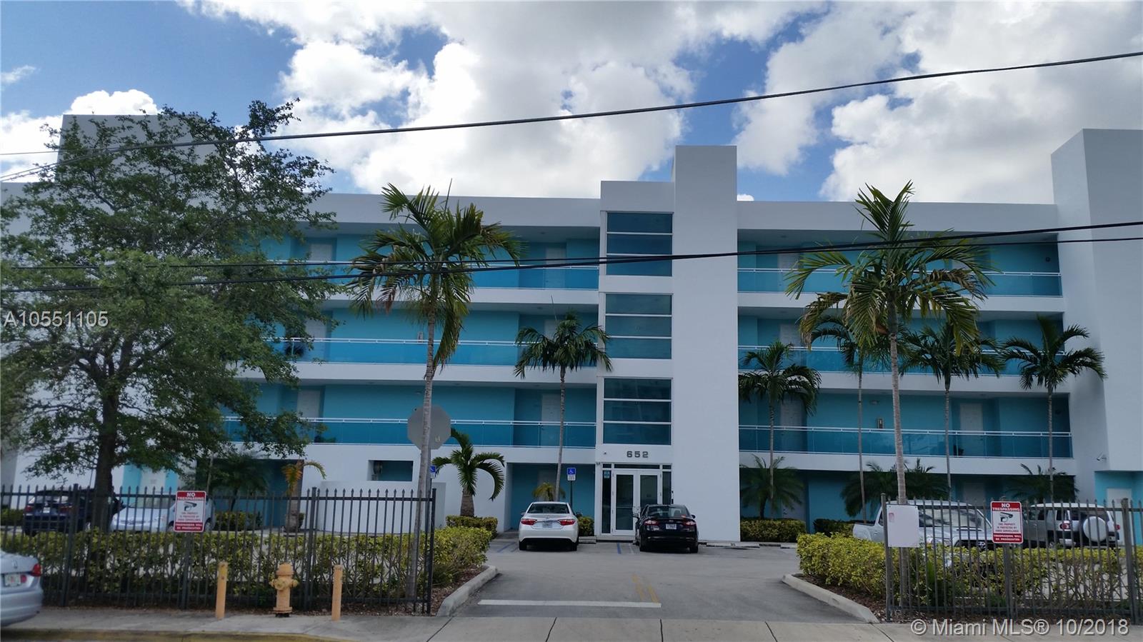 Beautiful 2 bedroom/ 2 bath condo in trendy Upper East Side next to Biscayne Bay. Big balcony, great for entertaining. Impact windows and doors, granite counter tops, tile floors throughout, with new laminate floors in bedrooms. Close to design district, Wynwood, Midtown Miami and highways.