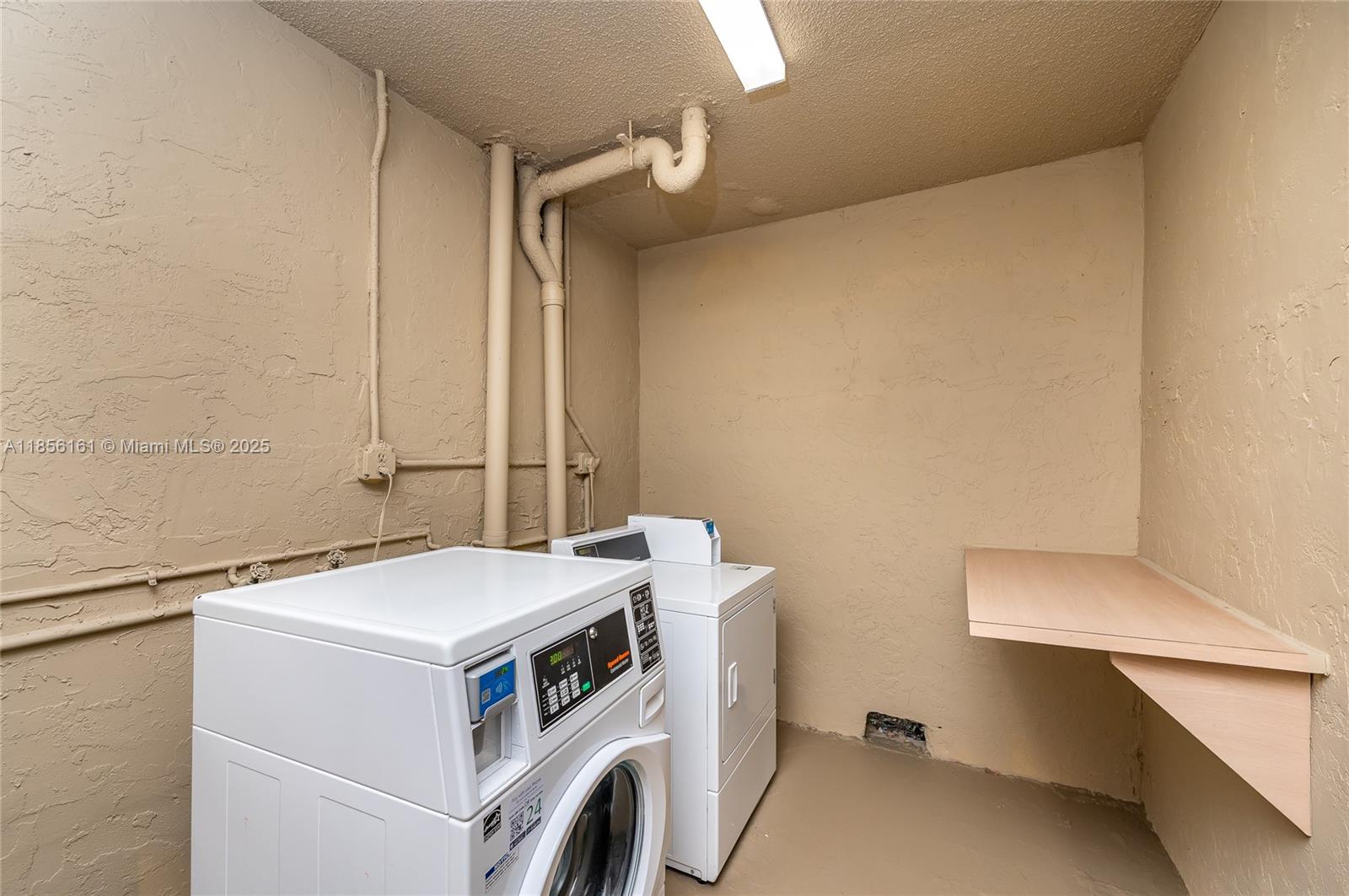 VILLAGE OF KINGS CREEK CO - Residential