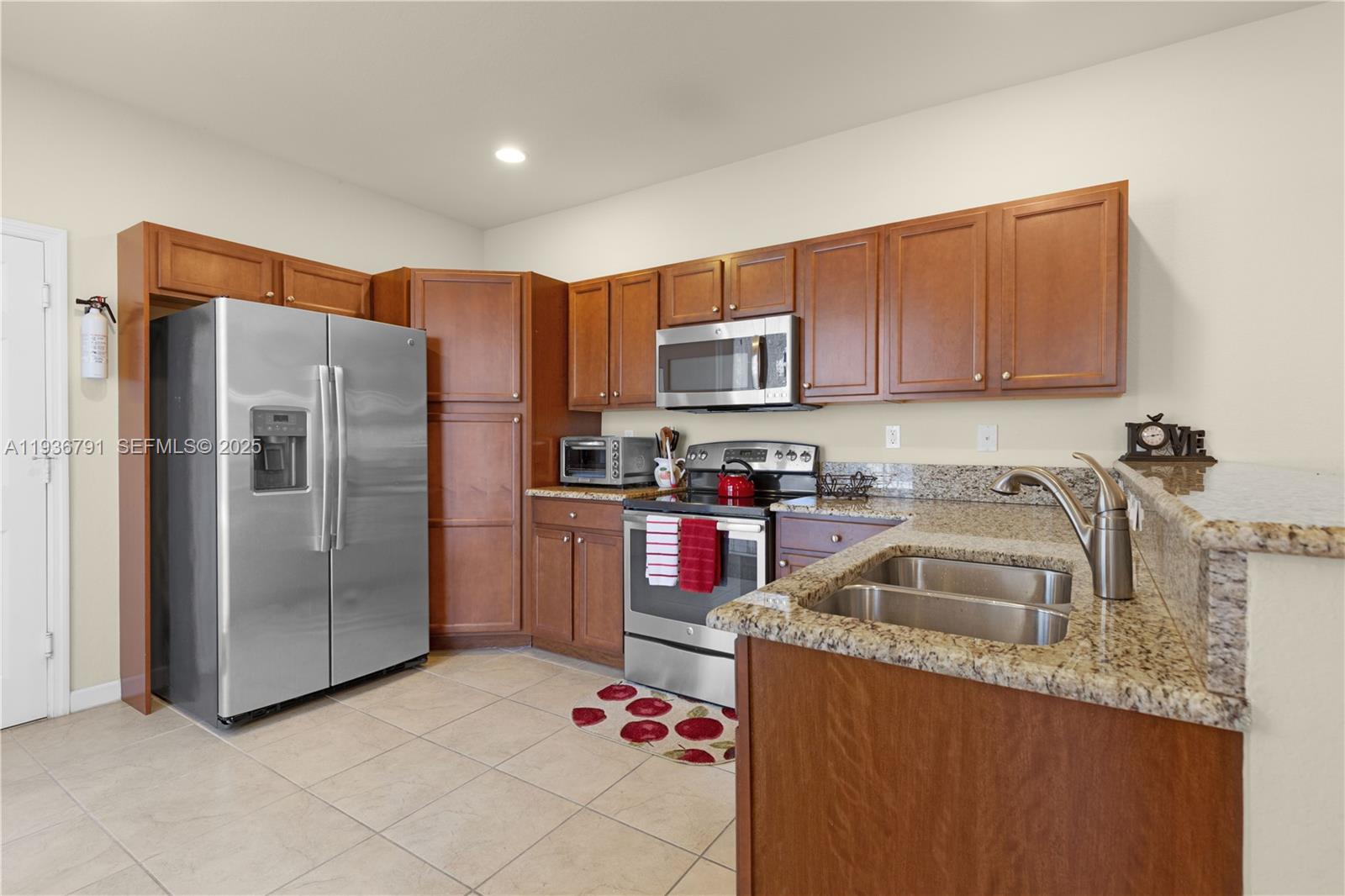 KENDALL COMMONS RESIDENTI - Residential