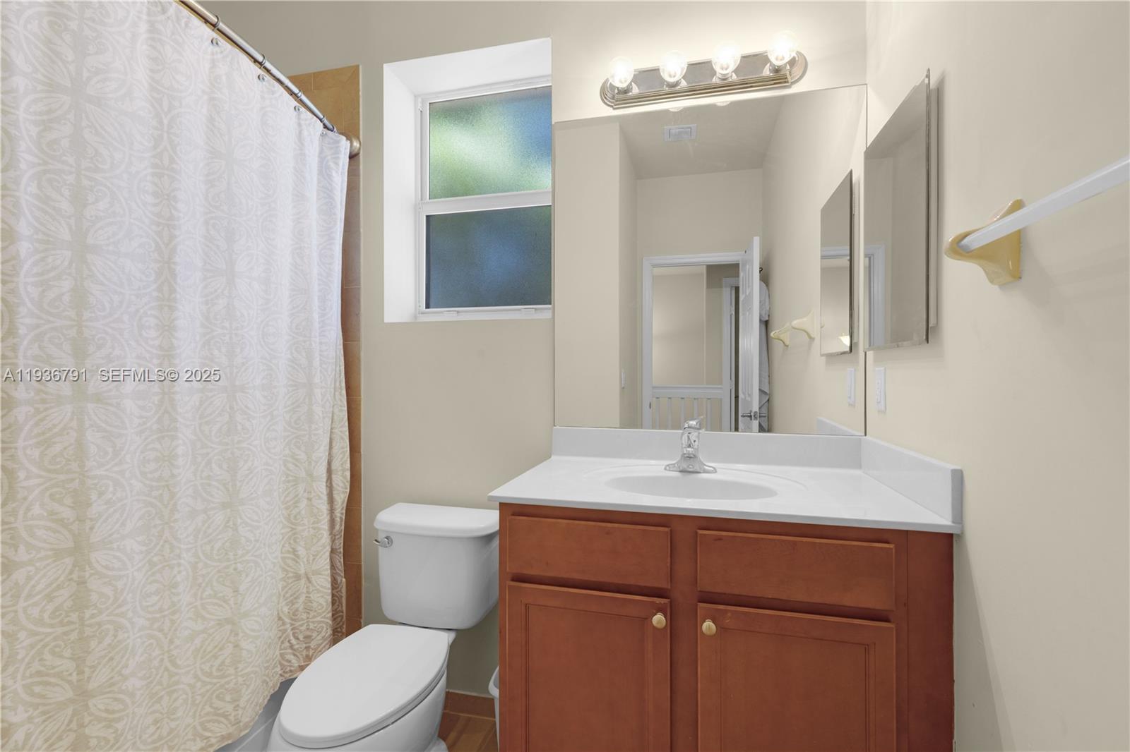 KENDALL COMMONS RESIDENTI - Residential