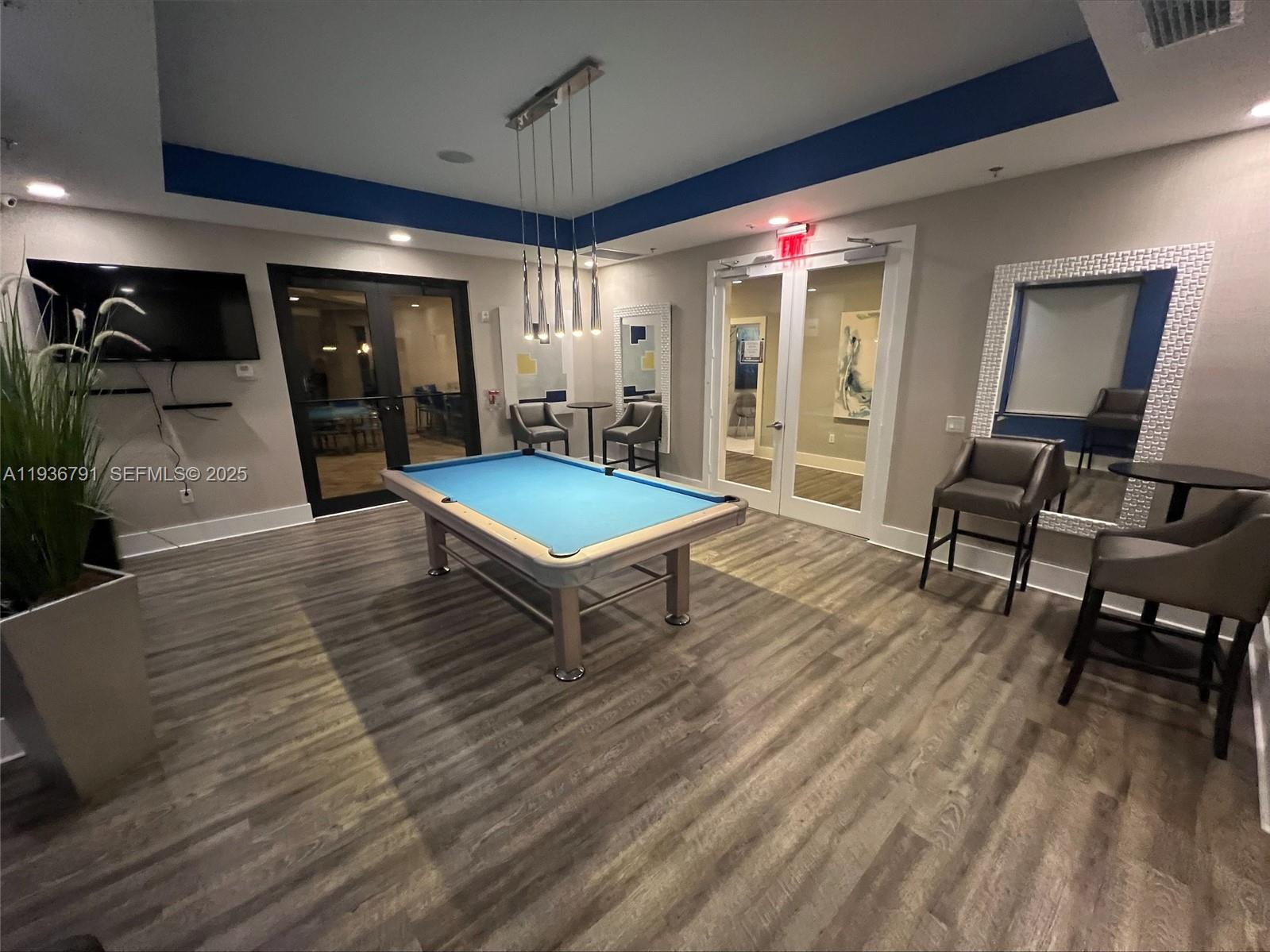 KENDALL COMMONS RESIDENTI - Residential