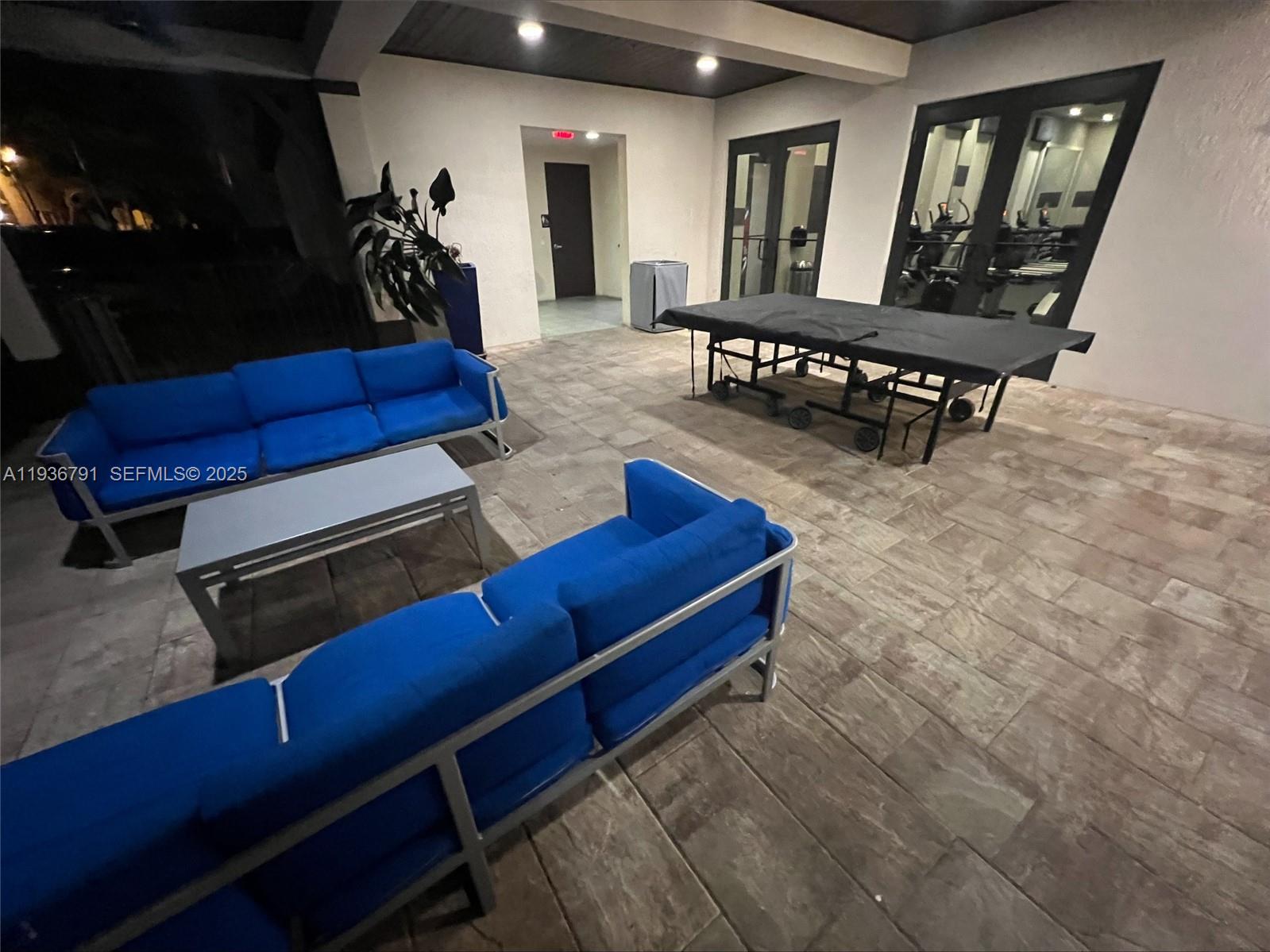 KENDALL COMMONS RESIDENTI - Residential