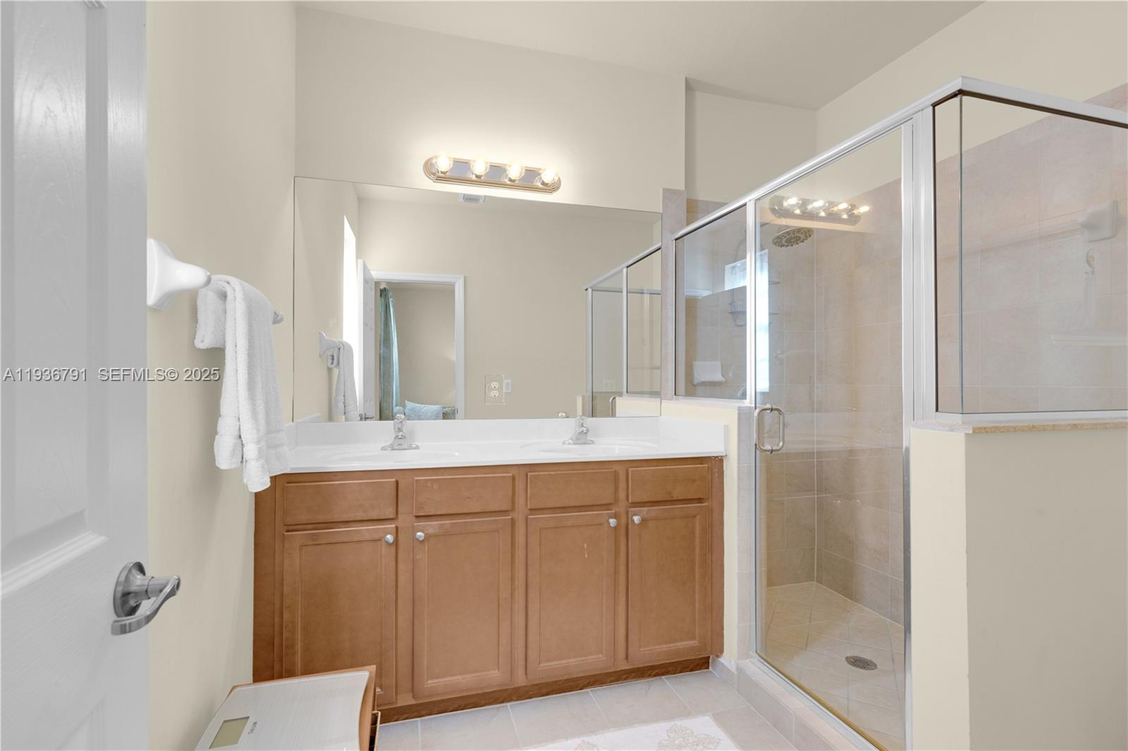 KENDALL COMMONS RESIDENTI - Residential