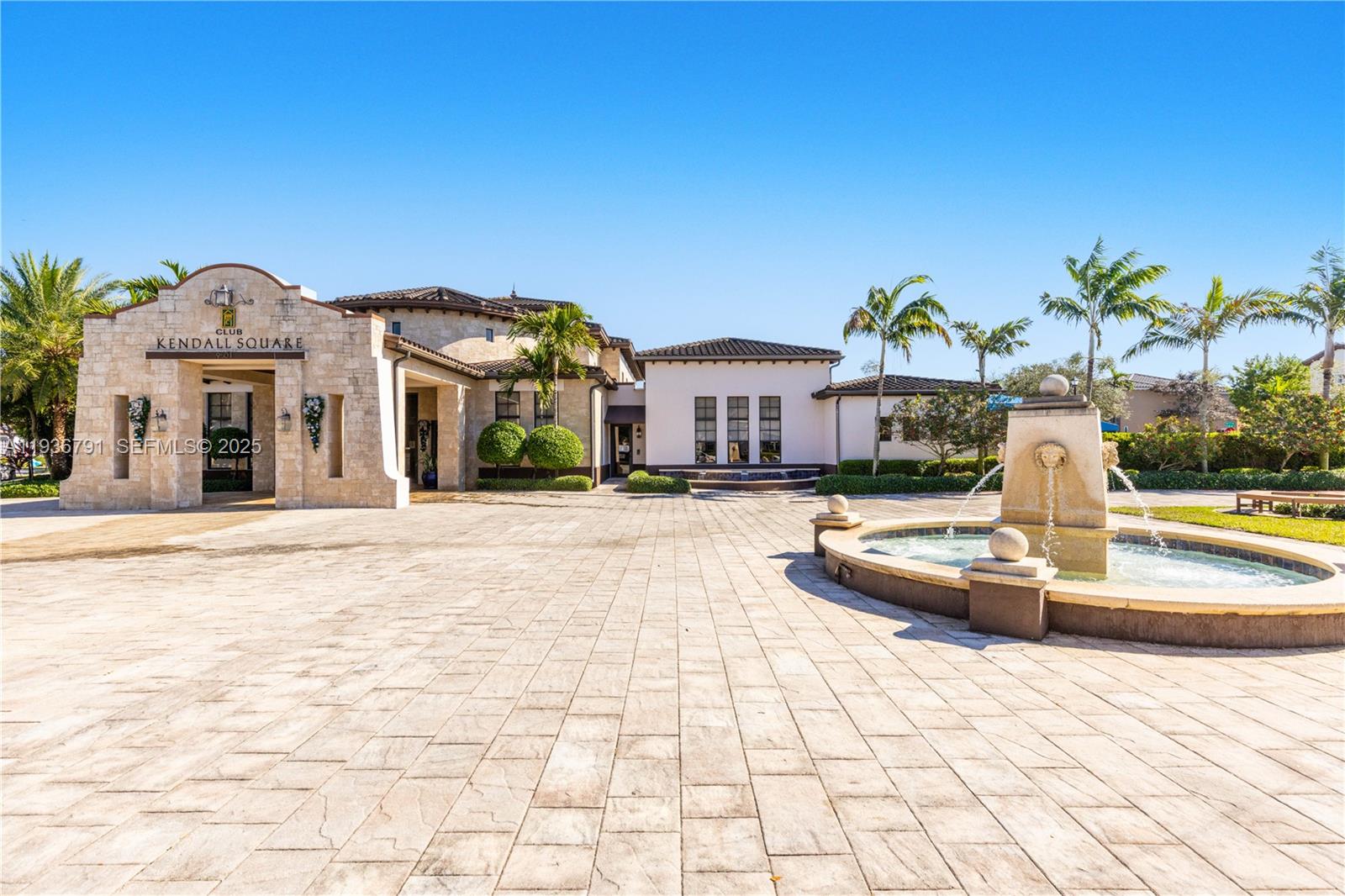 KENDALL COMMONS RESIDENTI - Residential