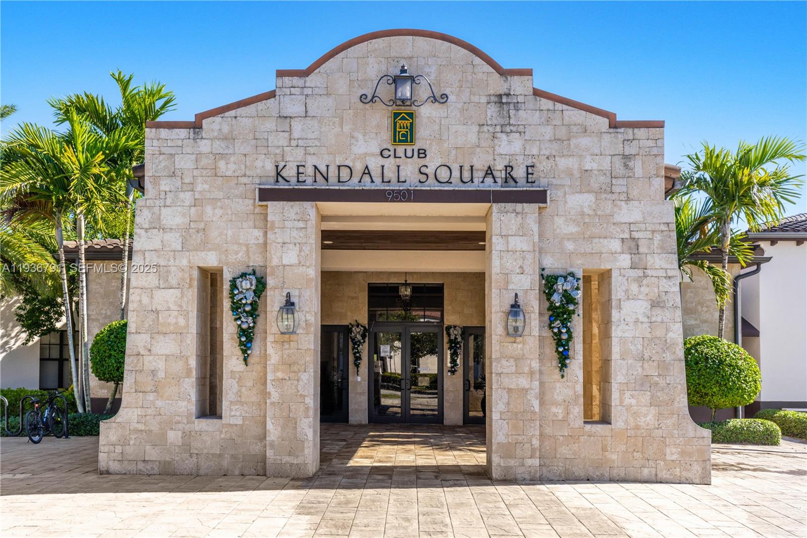 KENDALL COMMONS RESIDENTI - Residential