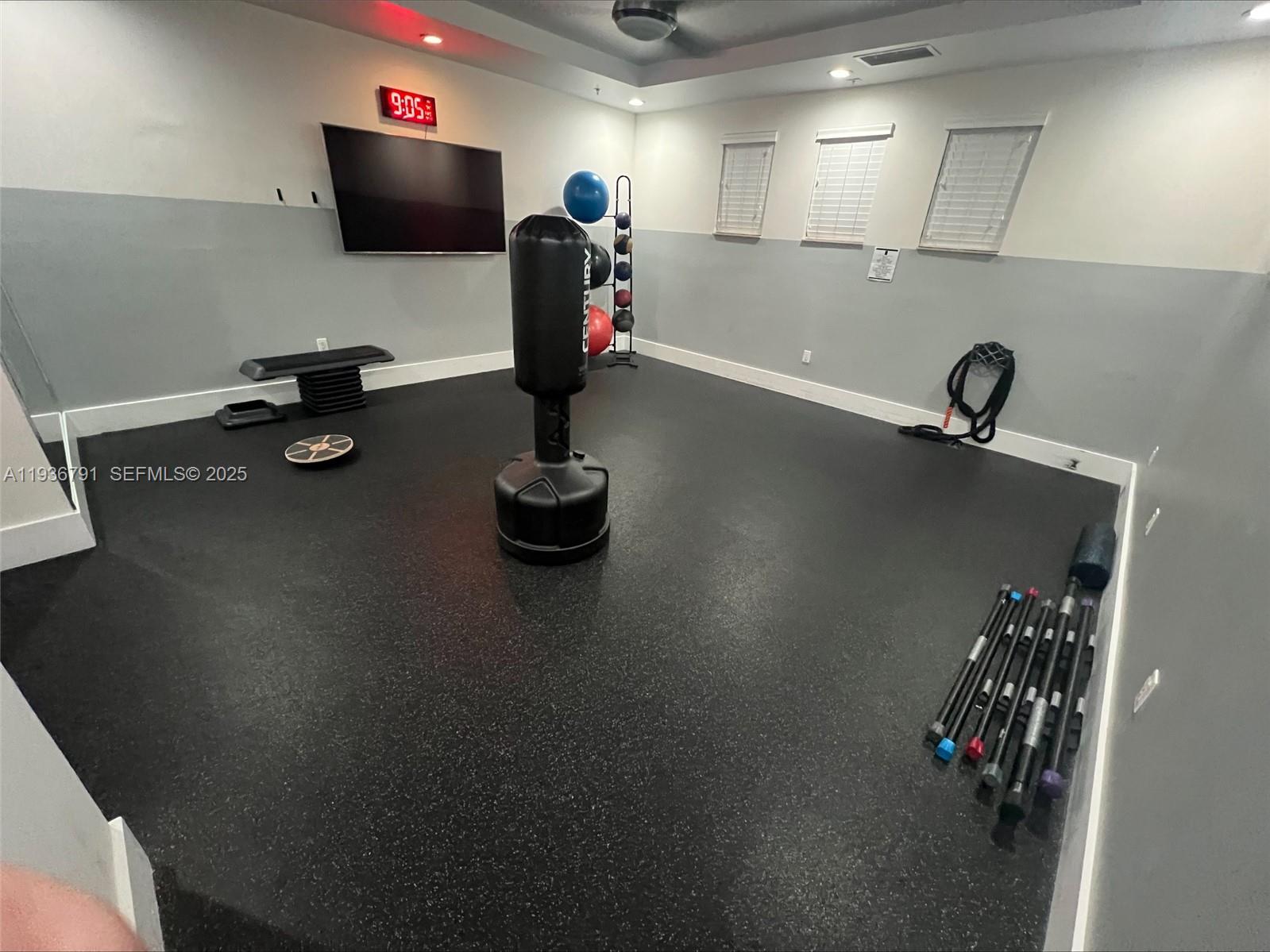 KENDALL COMMONS RESIDENTI - Residential