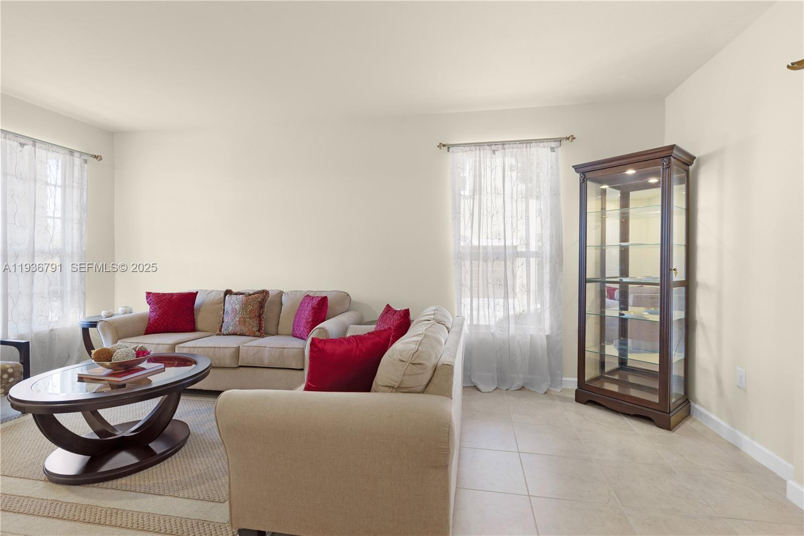 KENDALL COMMONS RESIDENTI - Residential