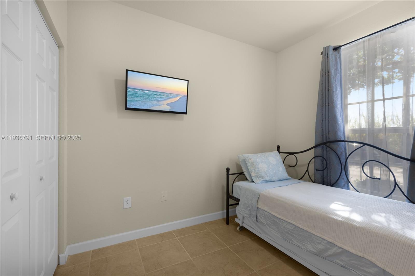 KENDALL COMMONS RESIDENTI - Residential