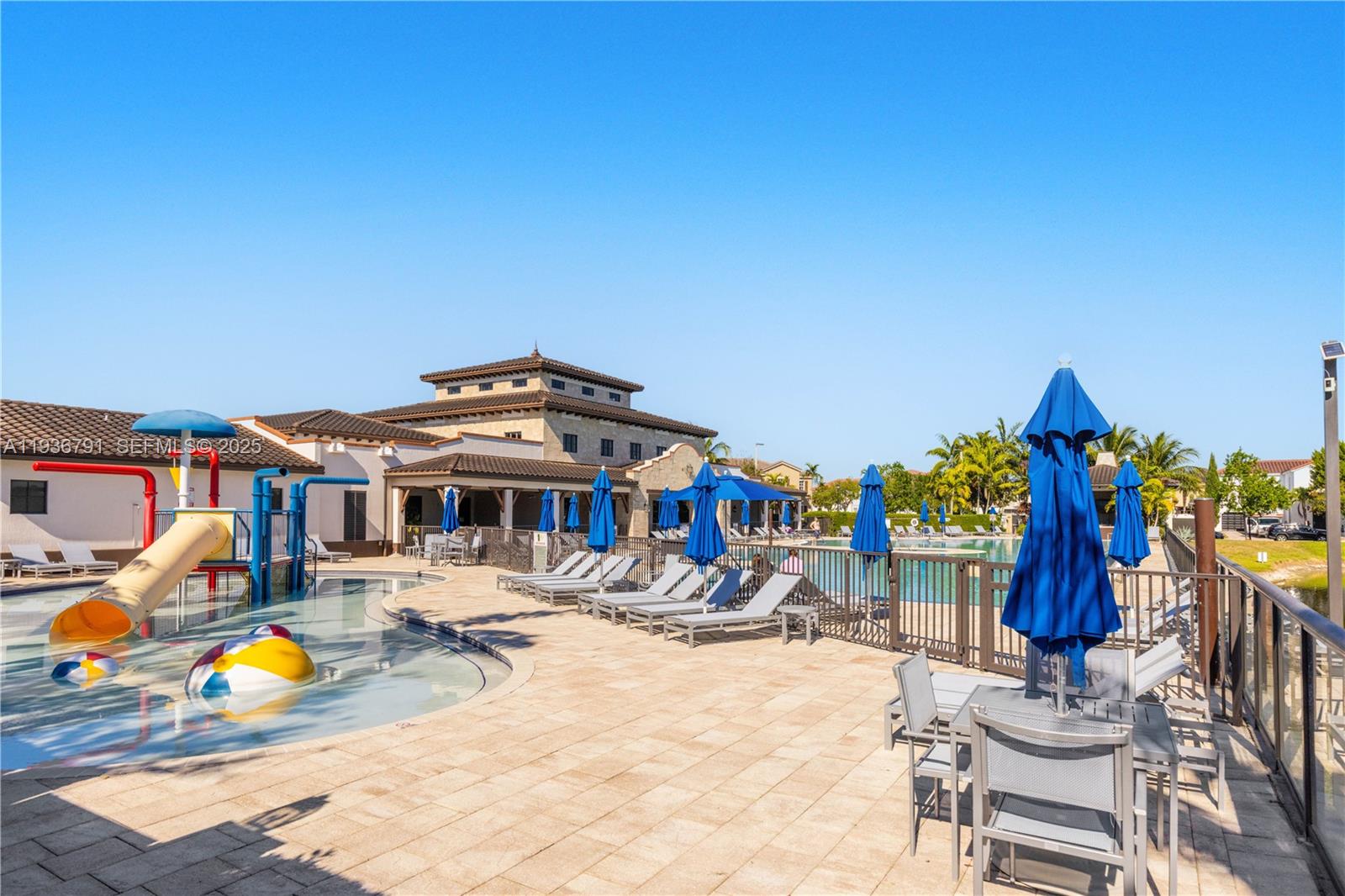 KENDALL COMMONS RESIDENTI - Residential