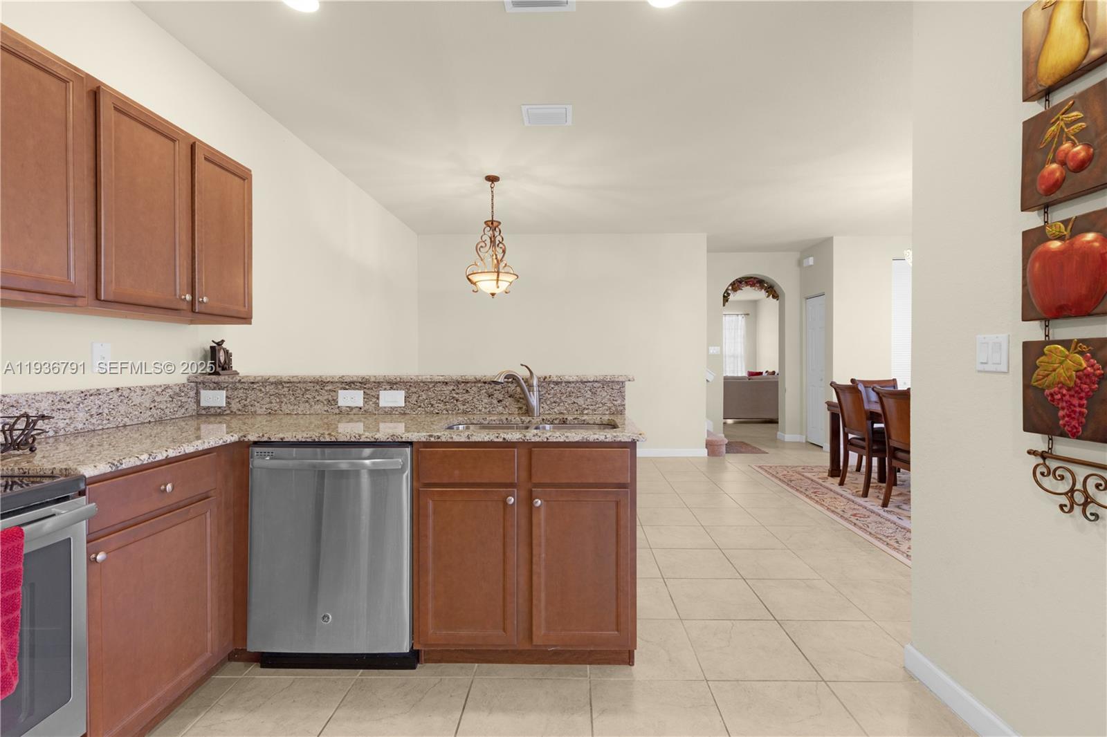 KENDALL COMMONS RESIDENTI - Residential