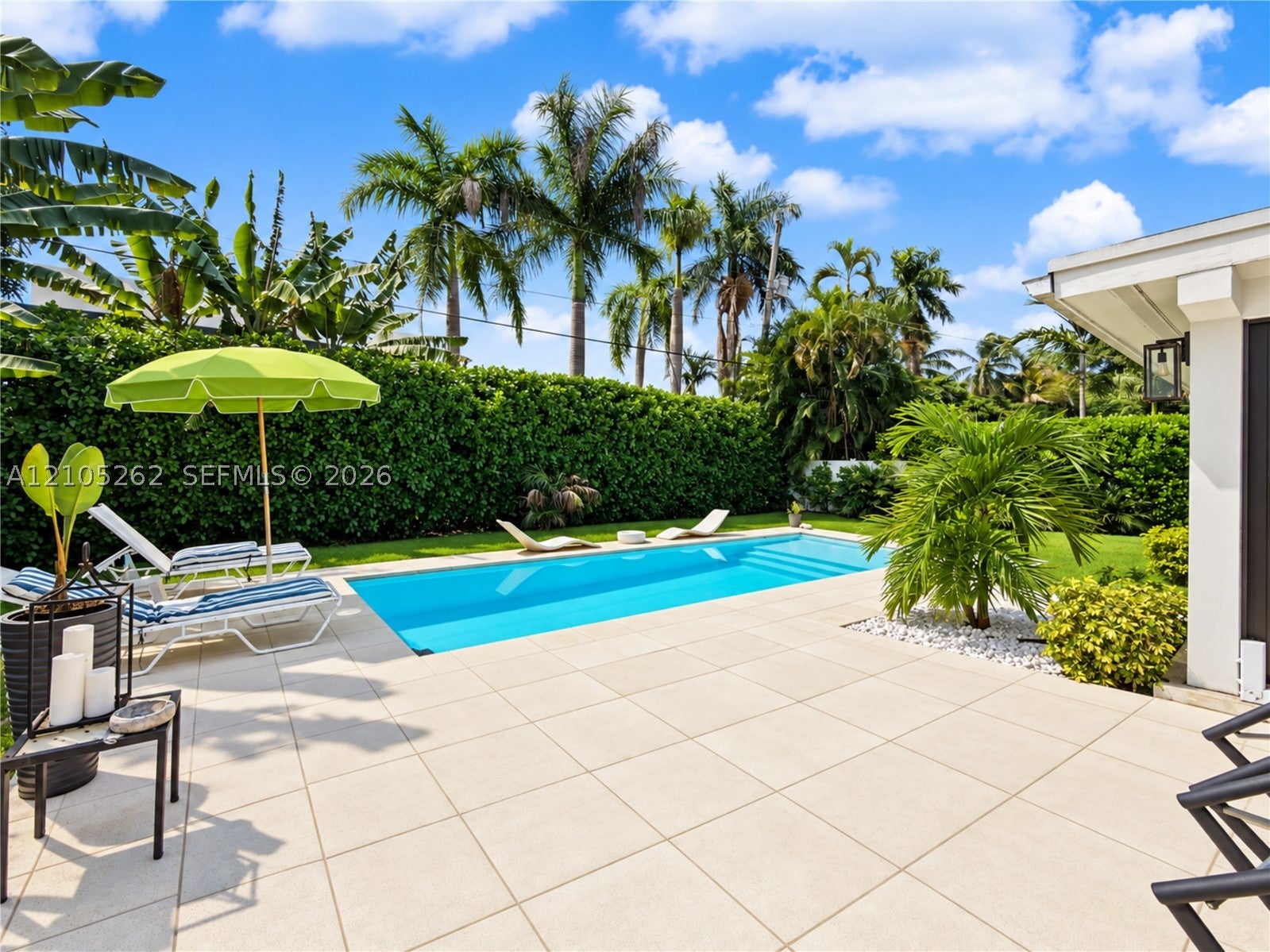 2130 Alamanda Dr