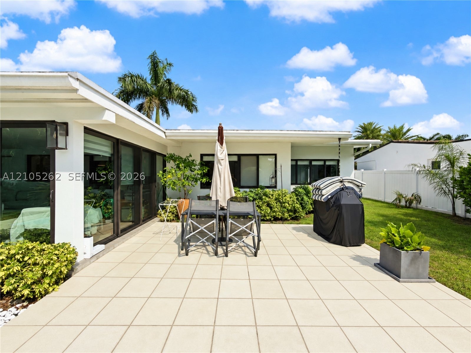 2130 Alamanda Dr