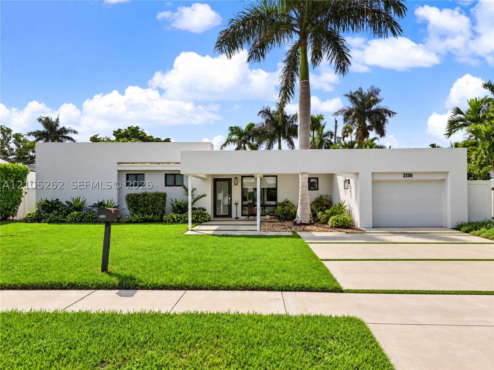 2130 Alamanda Dr