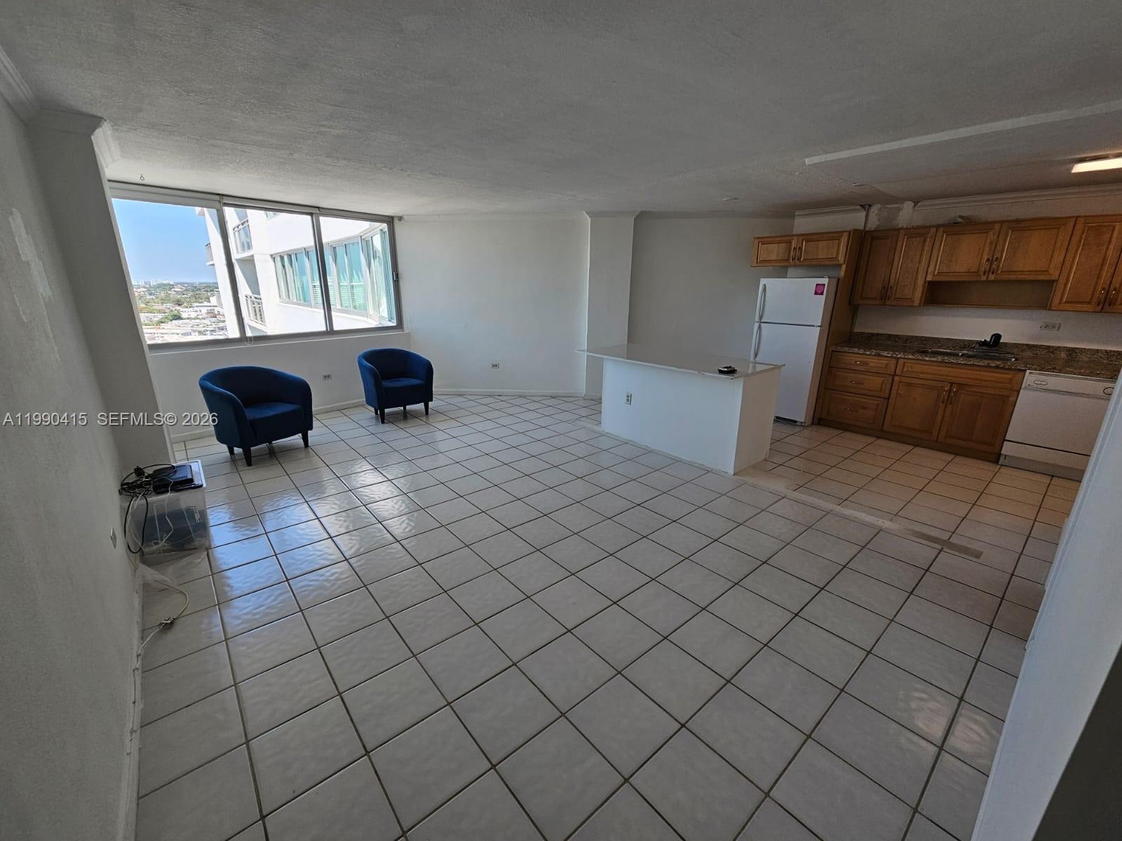 7135 Collins Ave 1821