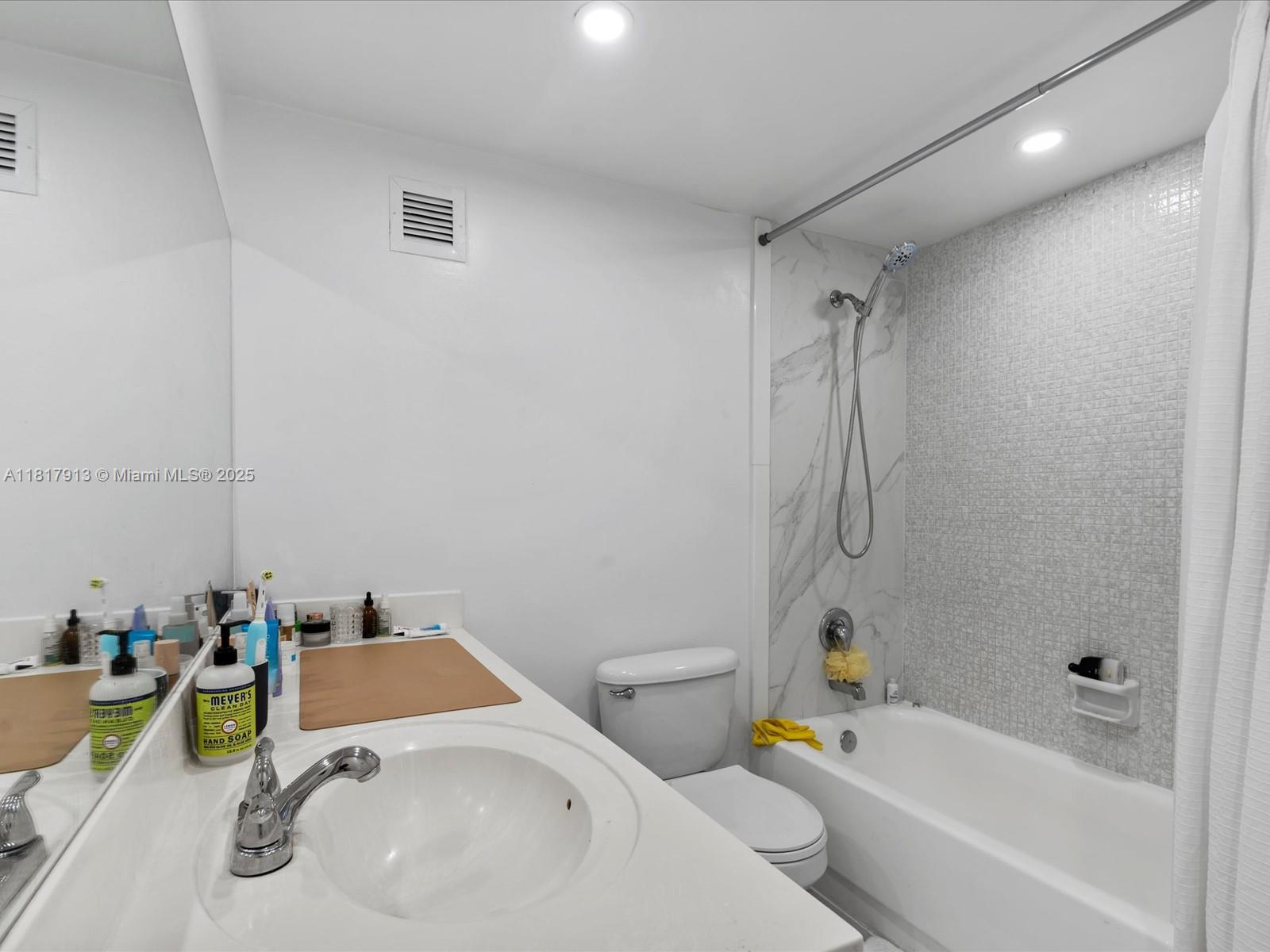MIRADOR 1200 CONDO - Residential
