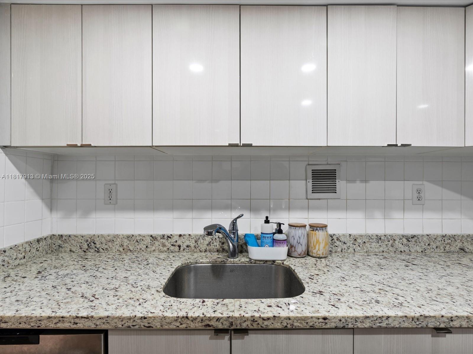 MIRADOR 1200 CONDO - Residential
