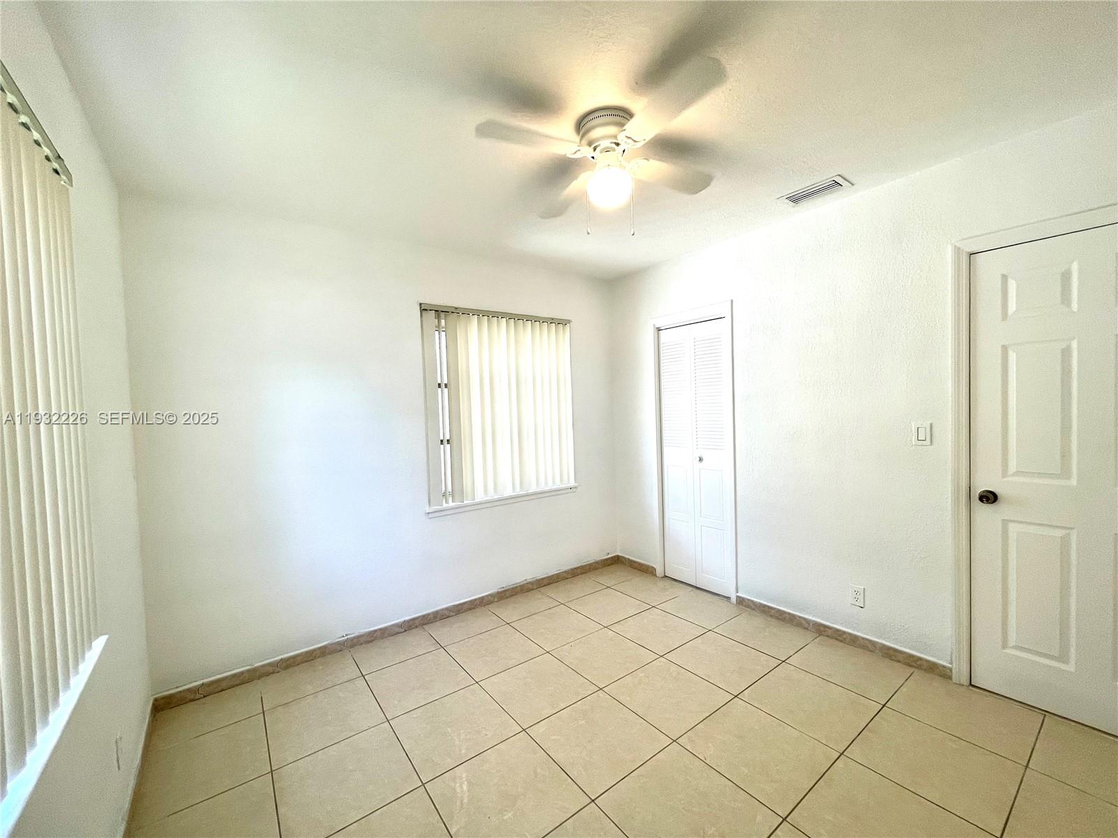 LAUDERDALE - Residential Lease