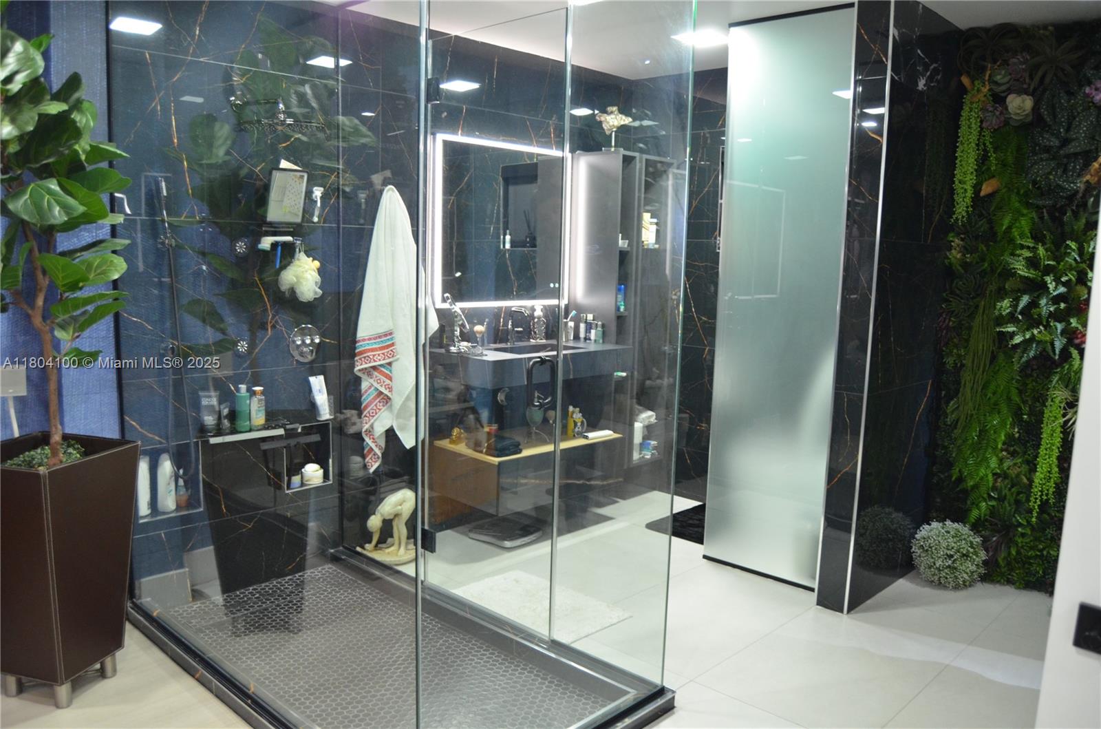 COSTA DEL SOL CONDO P - Residential