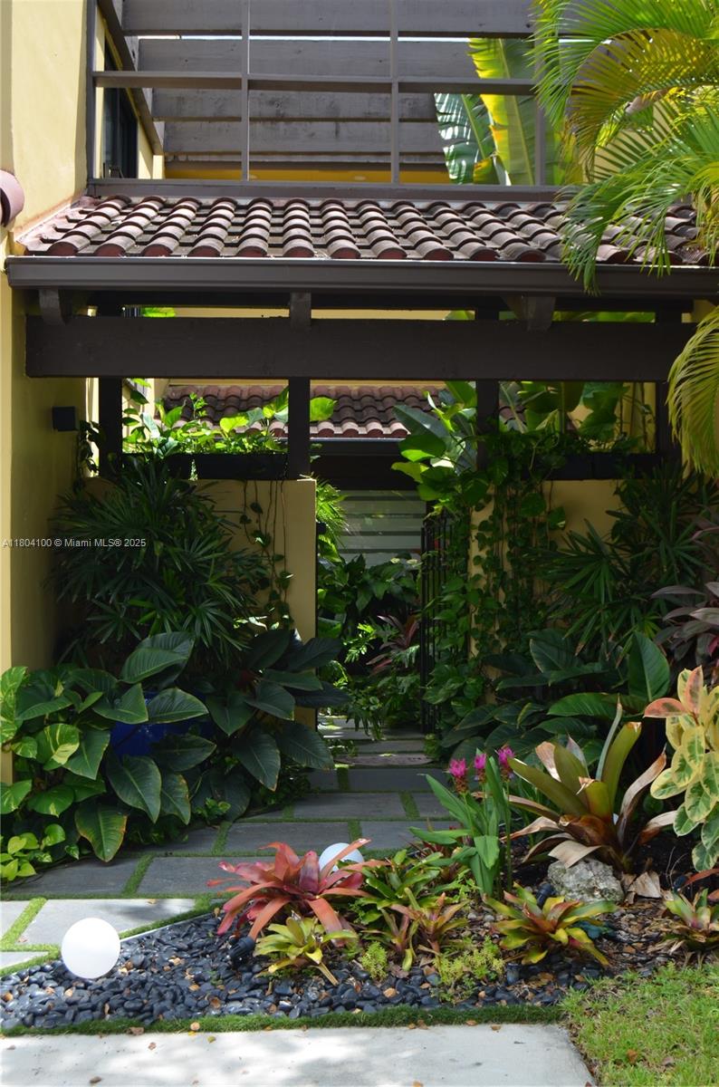 COSTA DEL SOL CONDO P - Residential