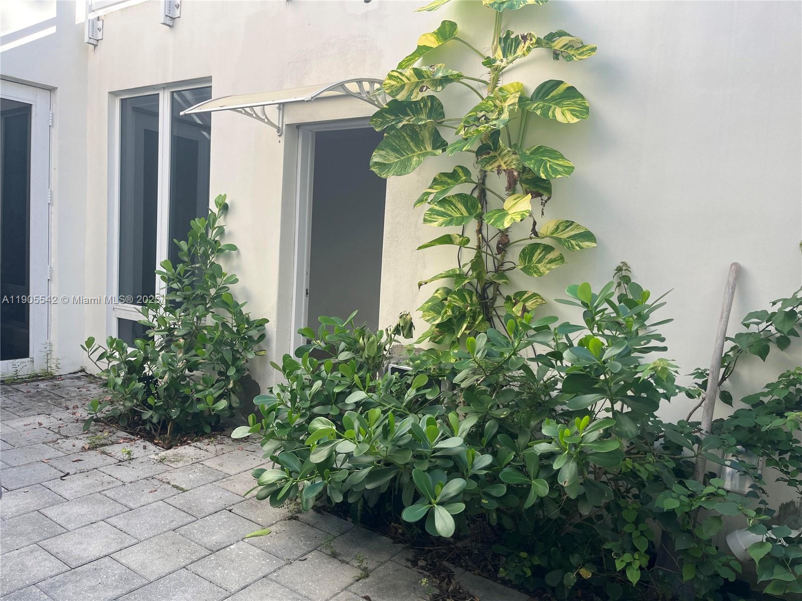 LANDMARK AT DORAL - Residential Lease