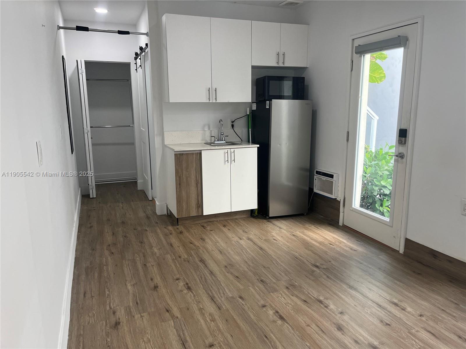 LANDMARK AT DORAL - Residential Lease