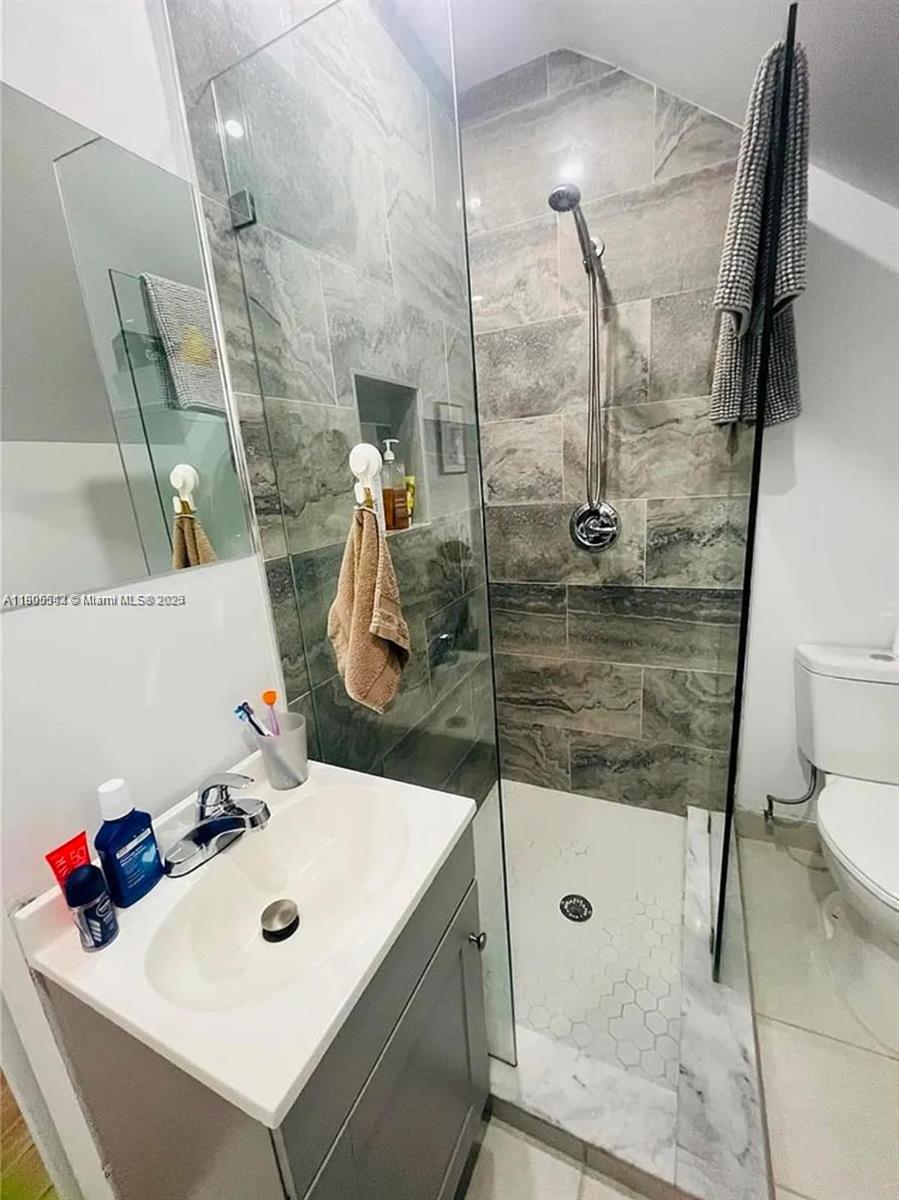 LANDMARK AT DORAL - Residential Lease