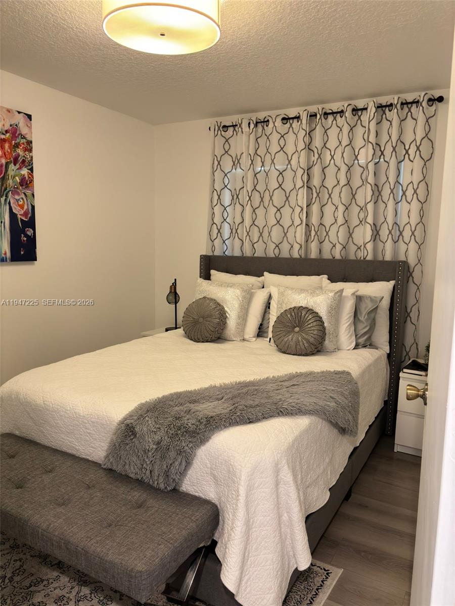 LAGUNA POINTE AT CALIF CL - Residential