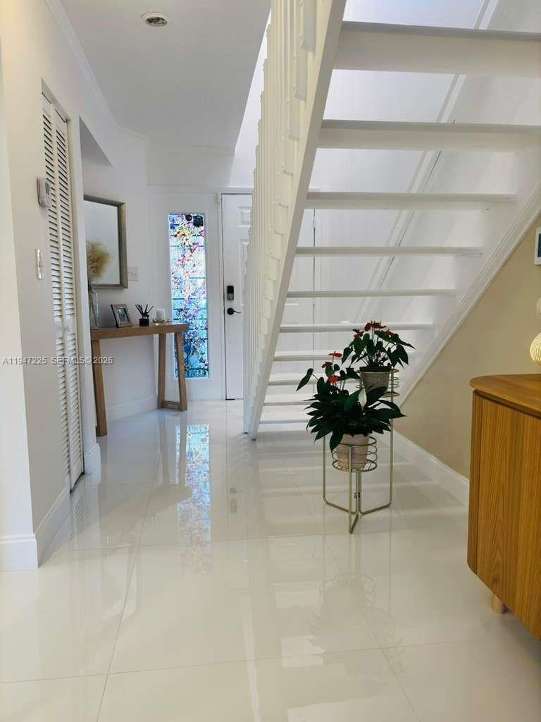 LAGUNA POINTE AT CALIF CL - Residential