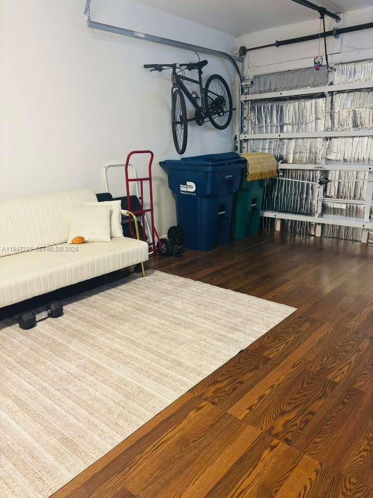 LAGUNA POINTE AT CALIF CL - Residential