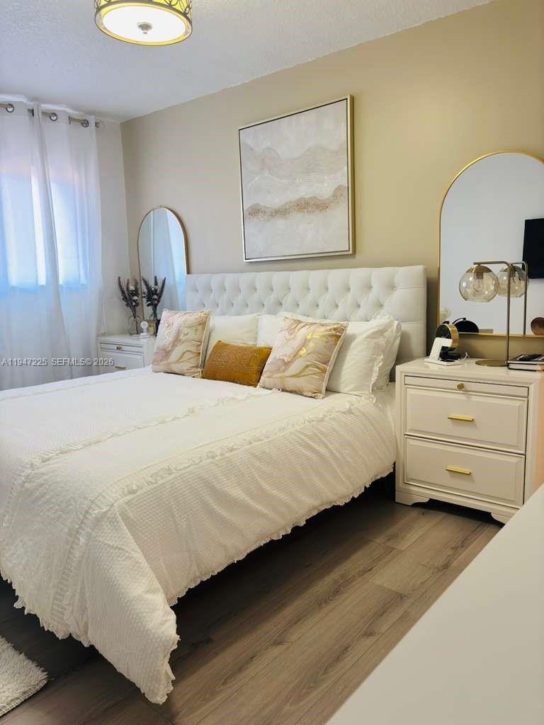 LAGUNA POINTE AT CALIF CL - Residential