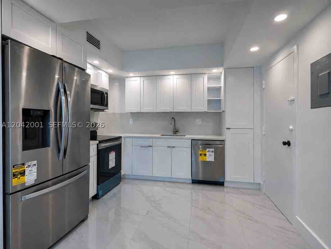 500 Bayview Dr 232