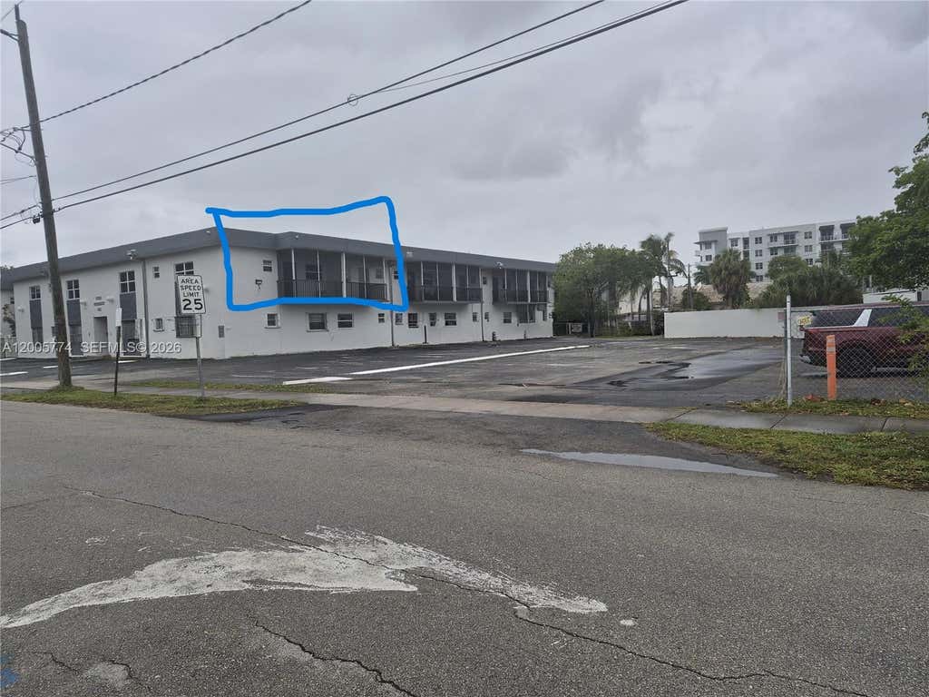 Photo of 415 NE 2nd St #202, Hallandale Beach, FL 33009 (MLS # A12005774)