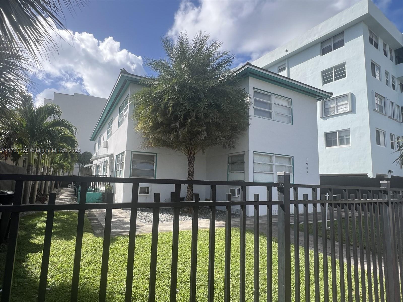 Rental Property at 1982 Marseille Dr 4, Miami Beach, Miami-Dade County, Florida - Bedrooms: 2 
Bathrooms: 1  - $2,250 MO.