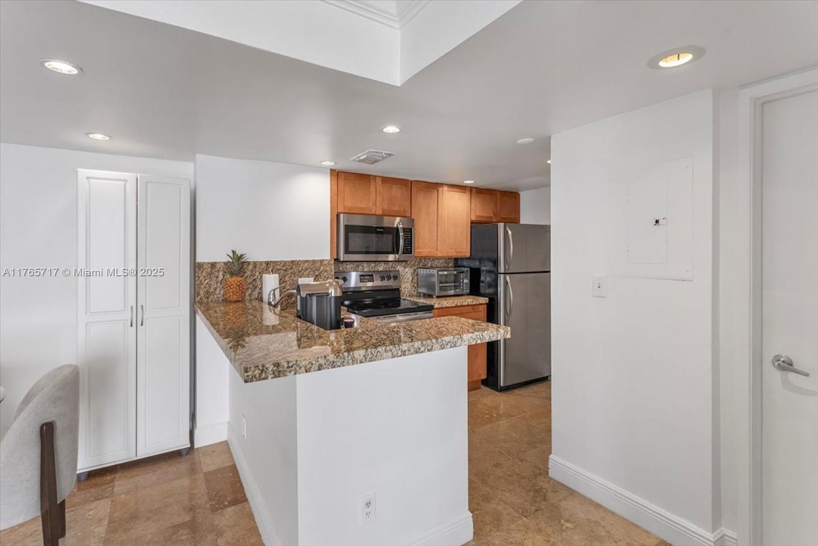 Isola Condo - Residential