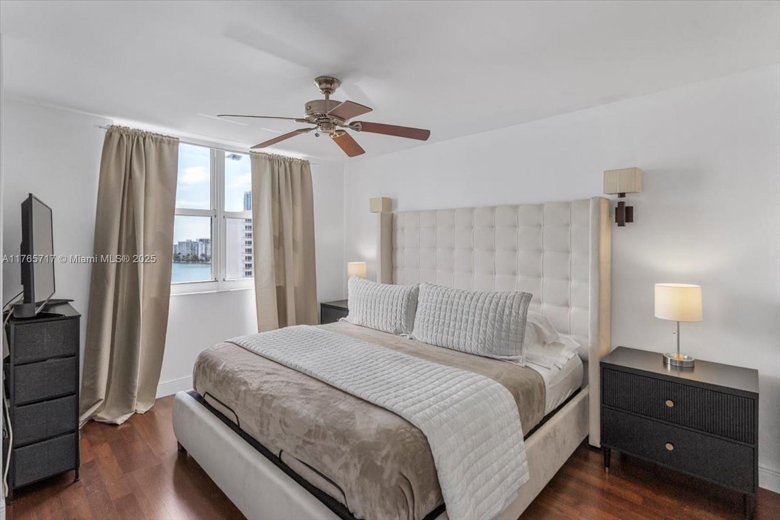 Isola Condo - Residential