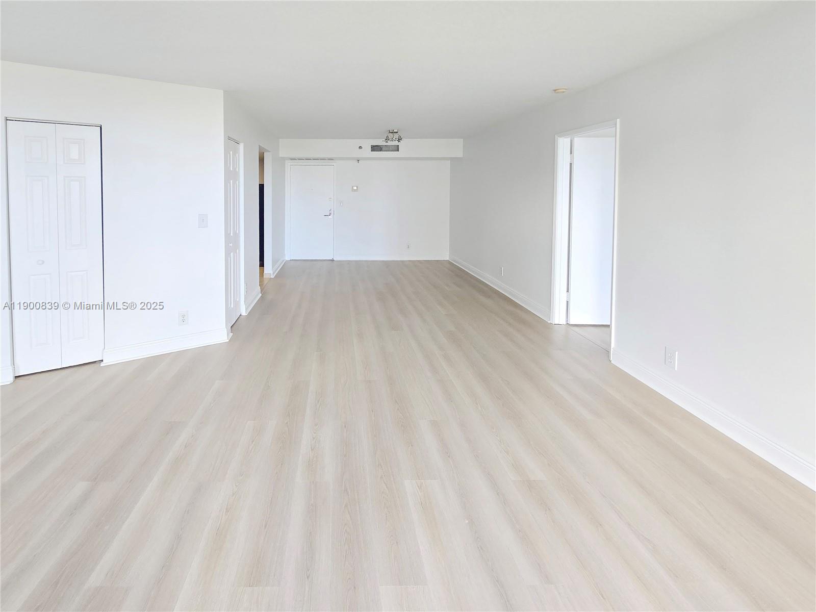 PARC CENTRAL AVENTURA EAS - Residential Lease