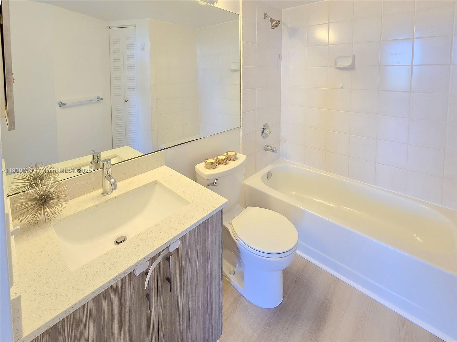 PARC CENTRAL AVENTURA EAS - Residential Lease