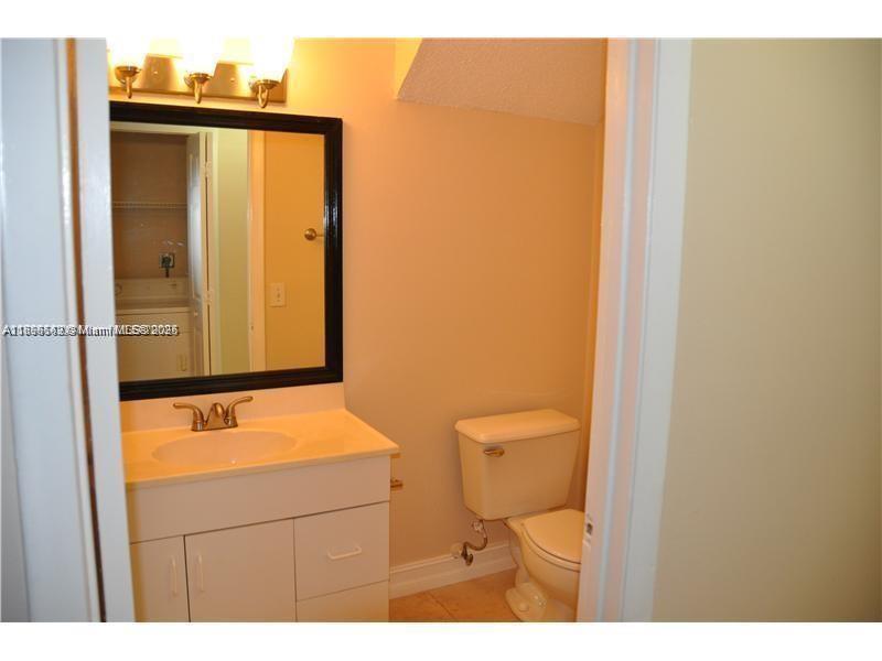 SOUTH LAKES VILLAGE II CO - Residential Lease