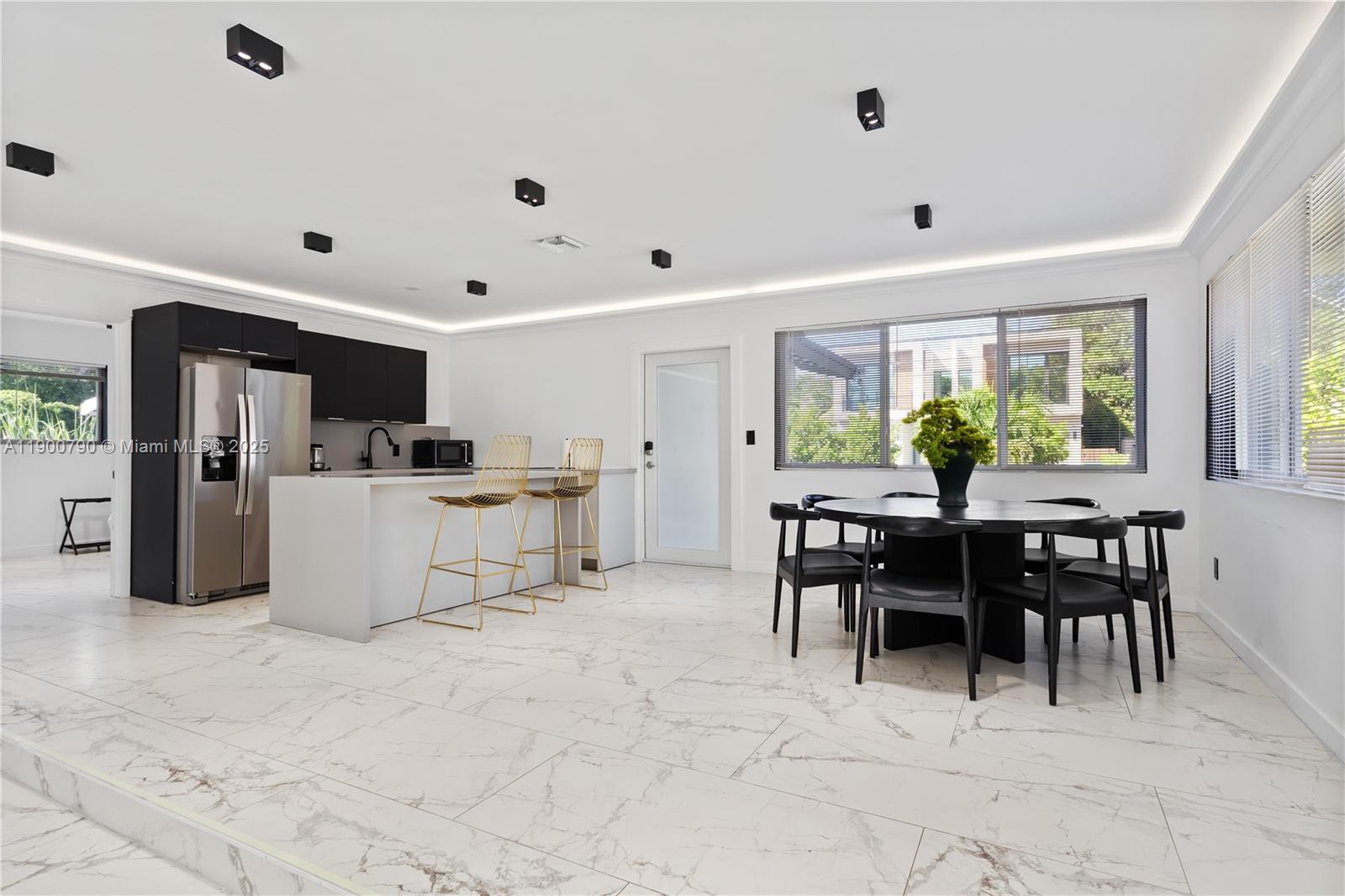 BUENA VISTA HEIGHTS EXTEN - Residential Lease