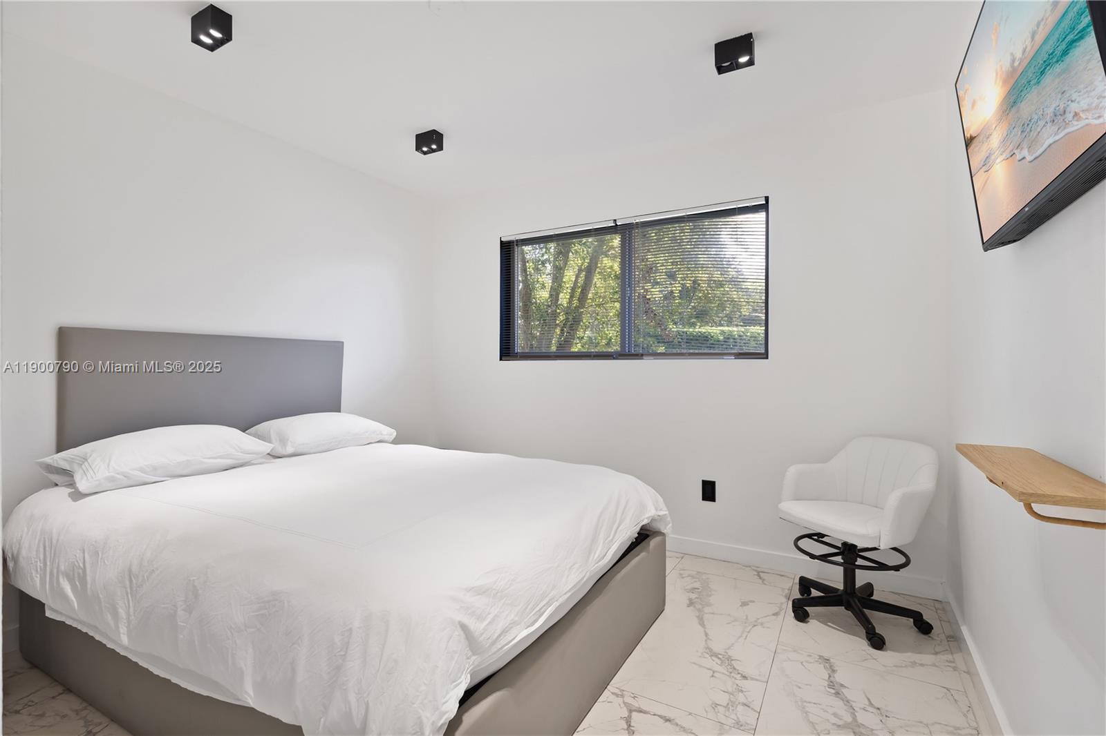 BUENA VISTA HEIGHTS EXTEN - Residential Lease