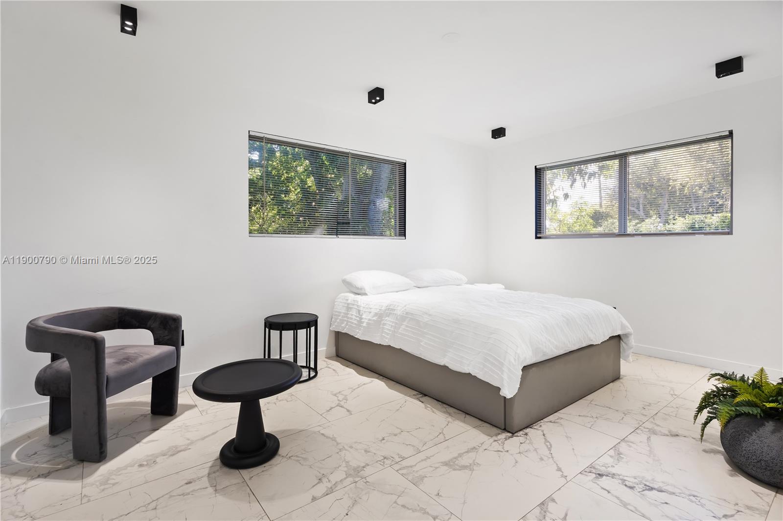 BUENA VISTA HEIGHTS EXTEN - Residential Lease