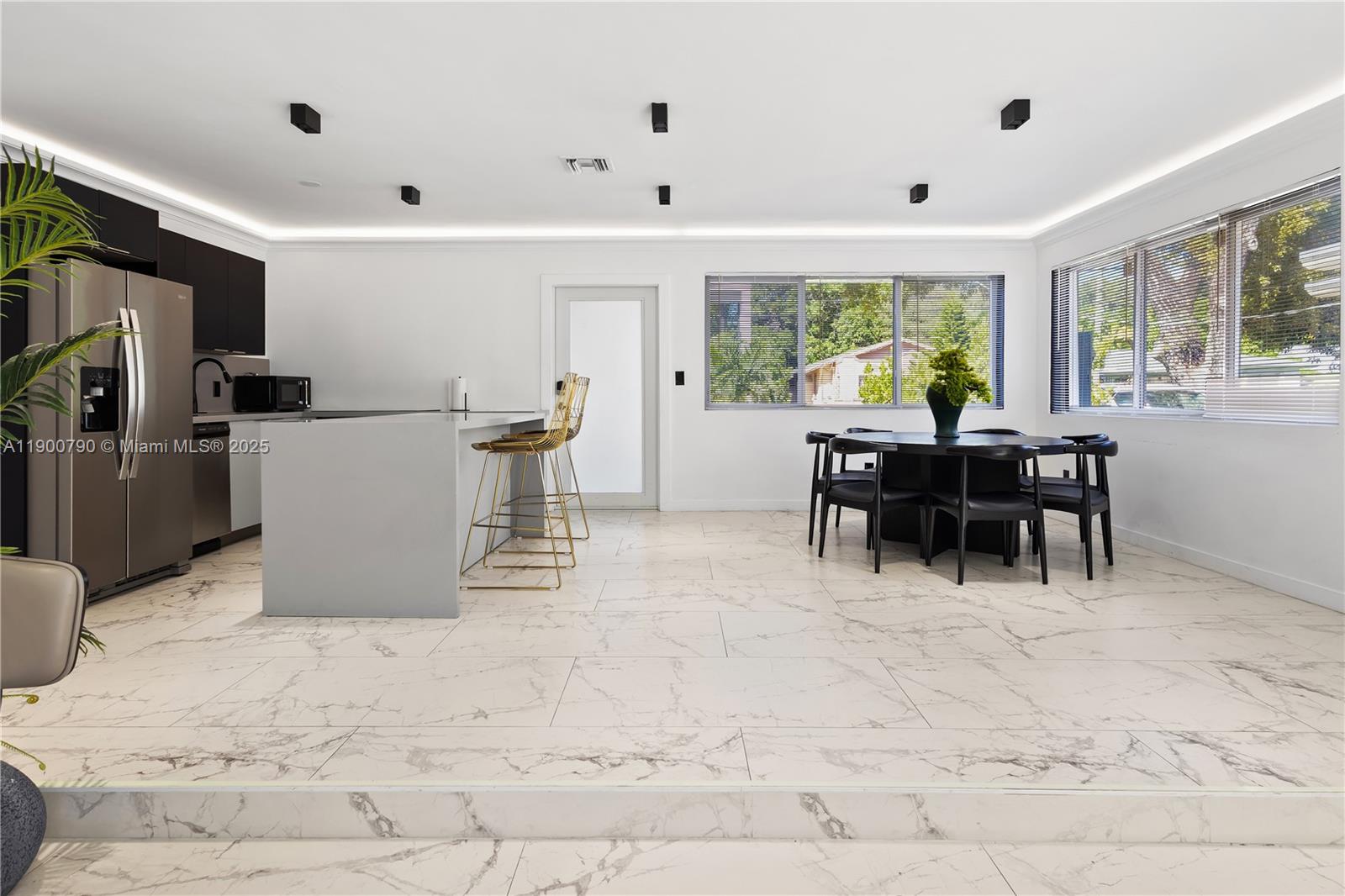 BUENA VISTA HEIGHTS EXTEN - Residential Lease